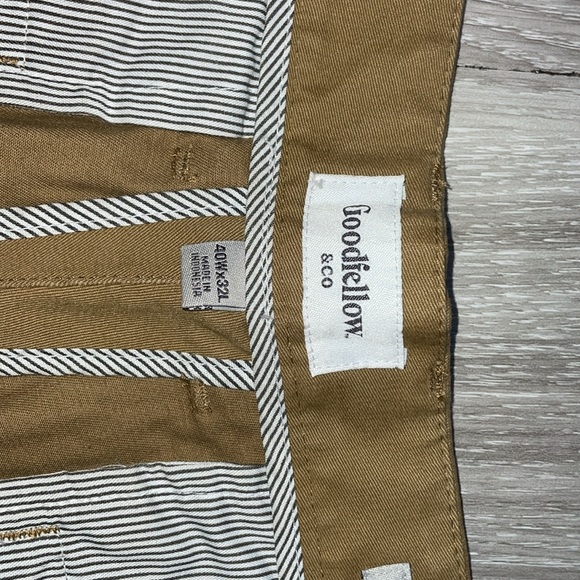 Khaki pants - Picture 6 of 6